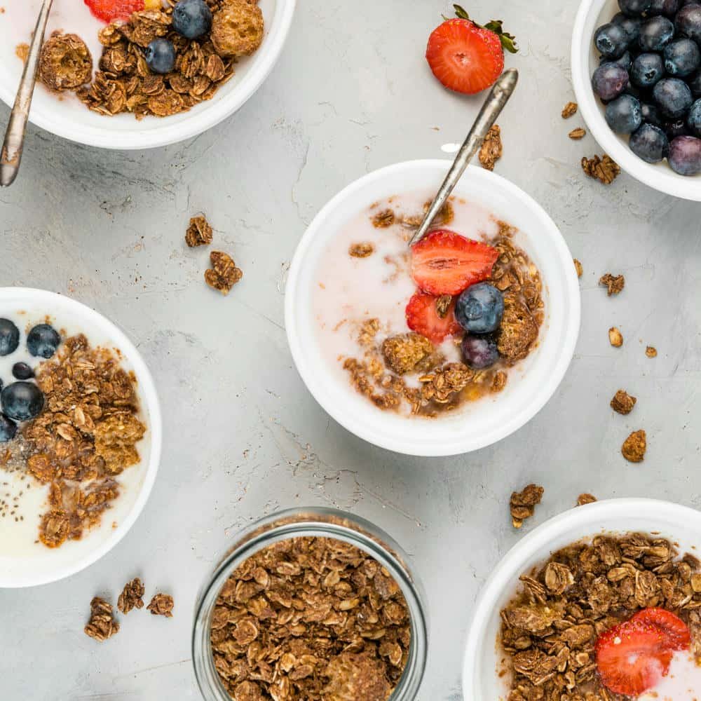 Healthy Meal Prep Ideas for the Week: Yogurt Parfaits with Granola & Fruit